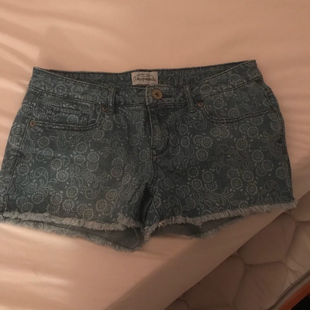 Cute 9/10 Aéropostale Patterned Jean Shorts‎
